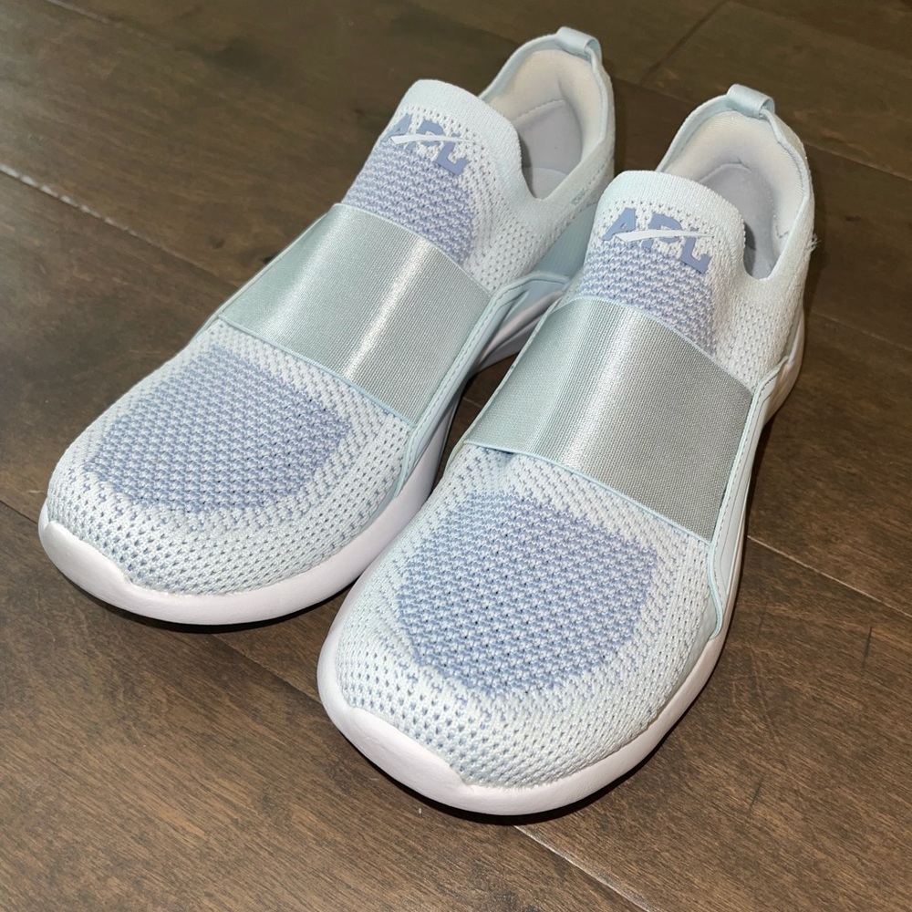 APL Techloom Bliss, Sz 8, Light blue, Brand new!